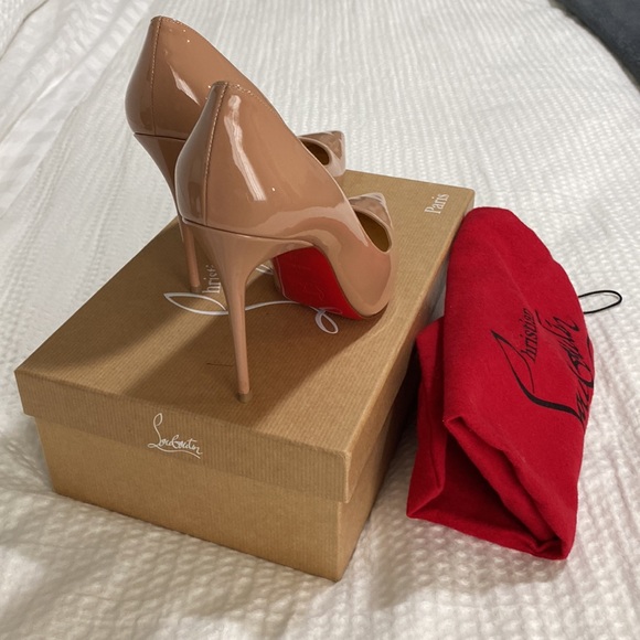 Authentic Christian Louboutin nude 38.5 red bottoms heels - Picture 3 of 9